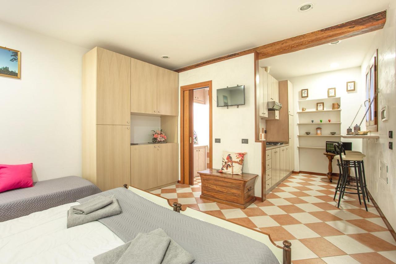 Residenza Giulia Apartment Венеция Екстериор снимка